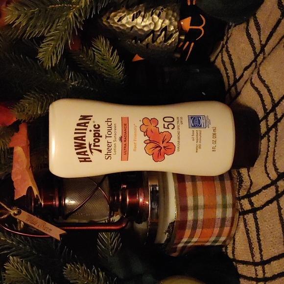 Hawaiian Tropic SPF Bundle - Picture 4 of 4